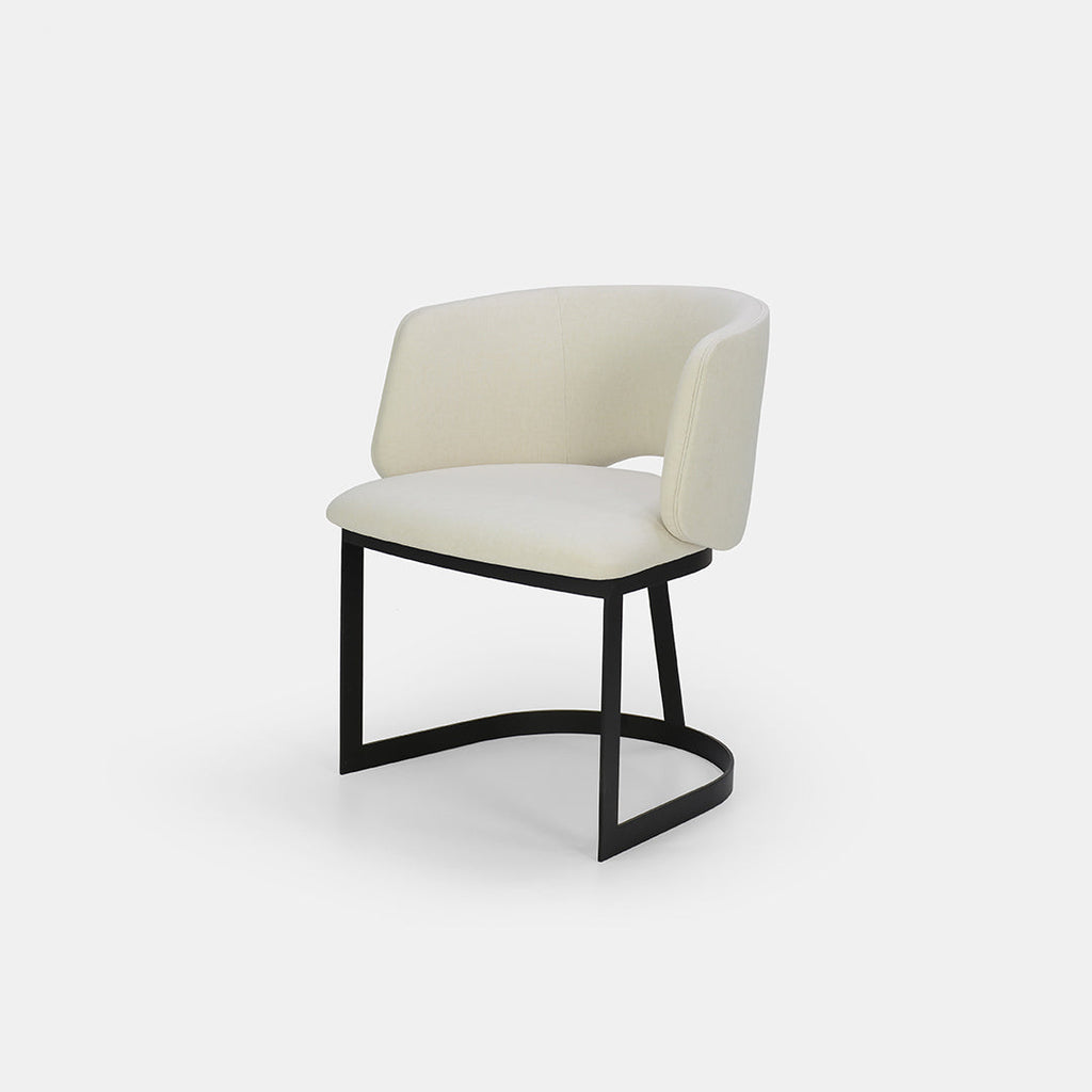 Chaise de salle à manger Mezzaluna avec dossier rembourré et piètement en métal