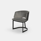 Chaise de salle à manger Mezzaluna avec dossier en placage et piètement en métal